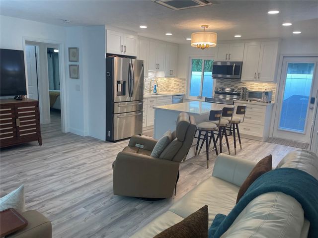 515 1ST AVENUE E, Bradenton, FL 34208