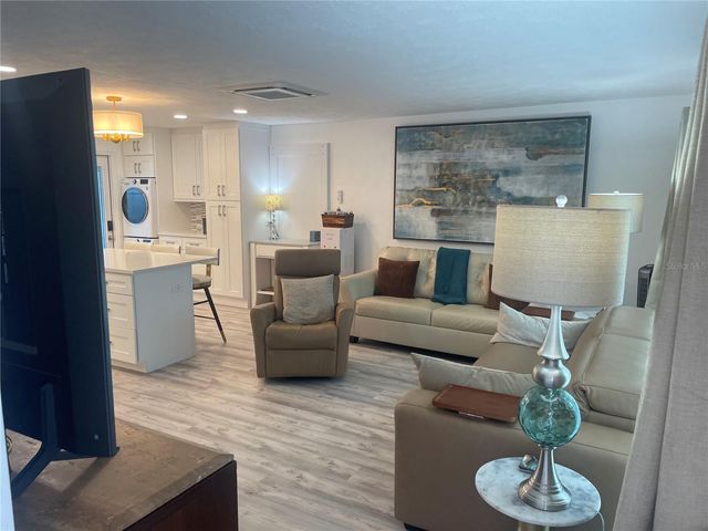 515 1ST AVENUE E, Bradenton, FL 34208