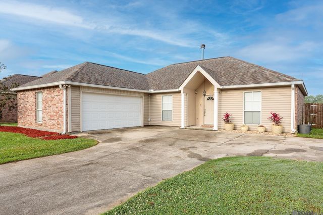 13417 Orleans Dr, Gonzales, LA 70737