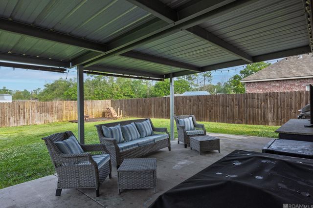 13417 Orleans Dr, Gonzales, LA 70737