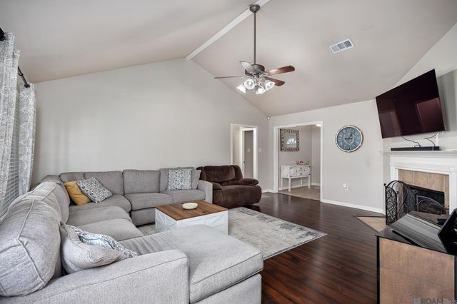 13417 Orleans Dr, Gonzales, LA 70737