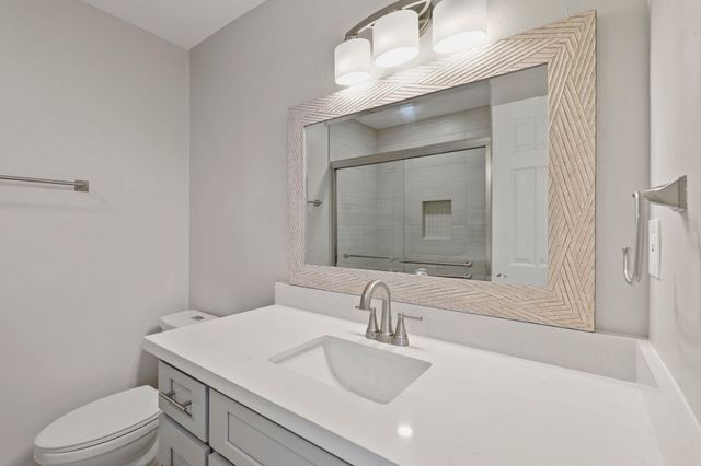 2121 Fountain View Drive 24, Houston, TX 77057