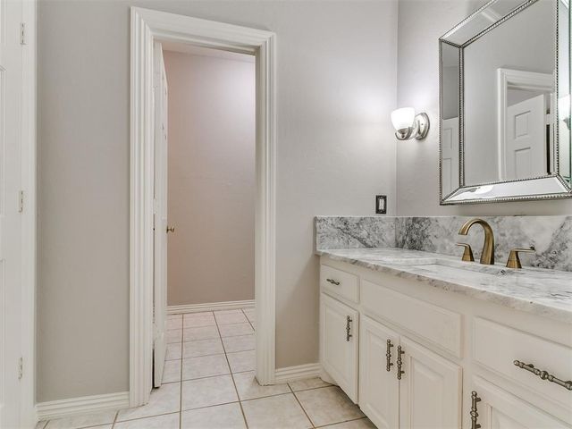 6016 Chestnut Court, Edmond, OK 73025