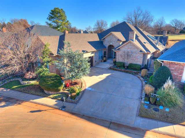 6016 Chestnut Court, Edmond, OK 73025