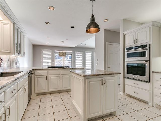 6016 Chestnut Court, Edmond, OK 73025