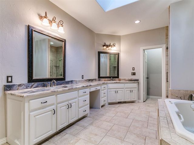 6016 Chestnut Court, Edmond, OK 73025