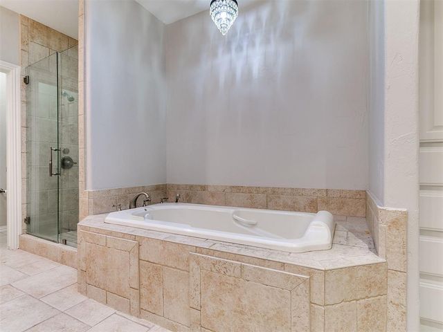 6016 Chestnut Court, Edmond, OK 73025