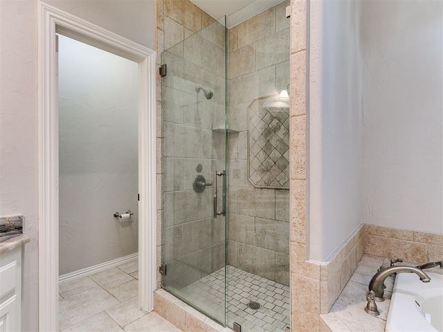 6016 Chestnut Court, Edmond, OK 73025