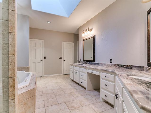 6016 Chestnut Court, Edmond, OK 73025