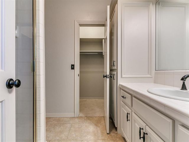 6016 Chestnut Court, Edmond, OK 73025