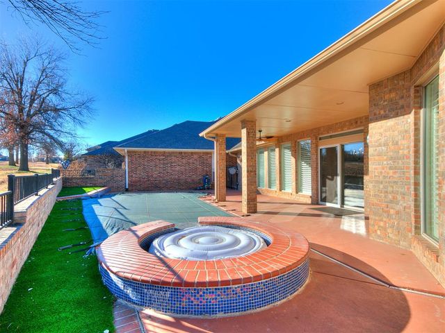 6016 Chestnut Court, Edmond, OK 73025