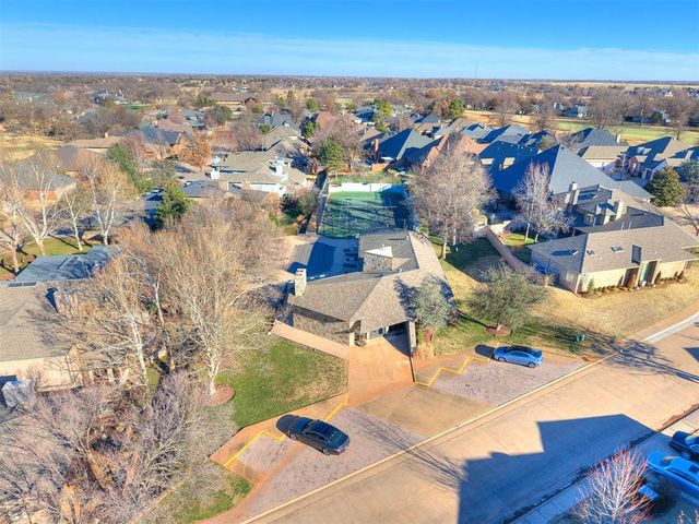 6016 Chestnut Court, Edmond, OK 73025