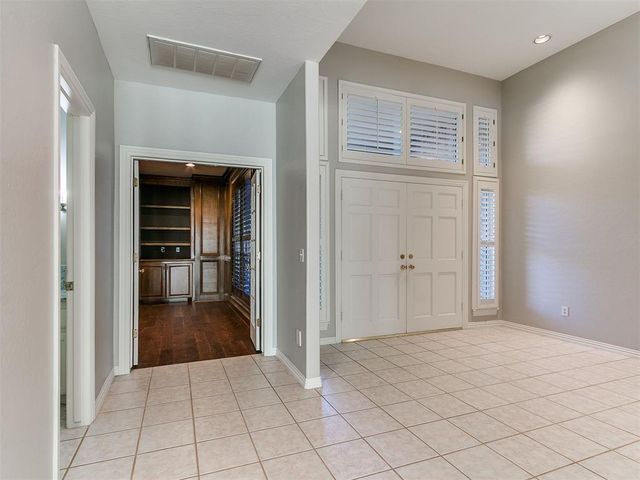 6016 Chestnut Court, Edmond, OK 73025