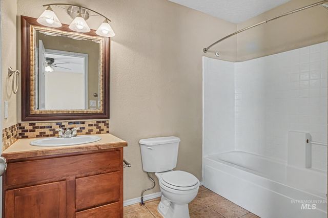 3004 Stone Creek St, Caldwell, ID 83605