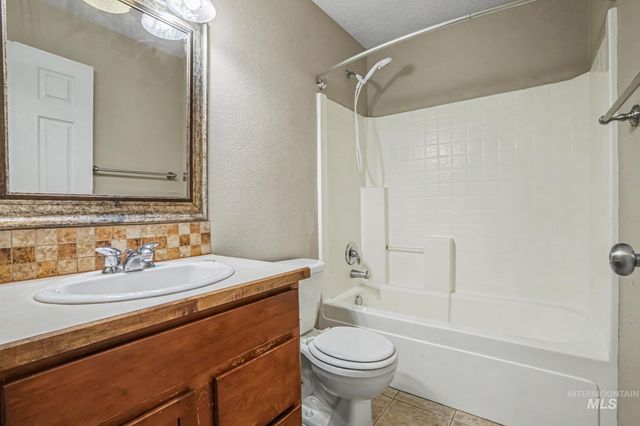 3004 Stone Creek St, Caldwell, ID 83605