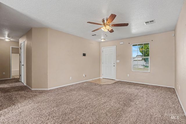 3004 Stone Creek St, Caldwell, ID 83605