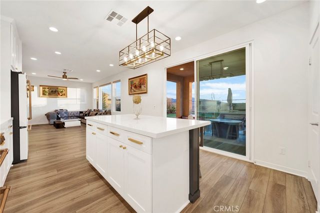 28427 Ascent, Saugus, CA 91350