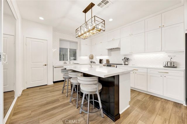 28427 Ascent, Saugus, CA 91350