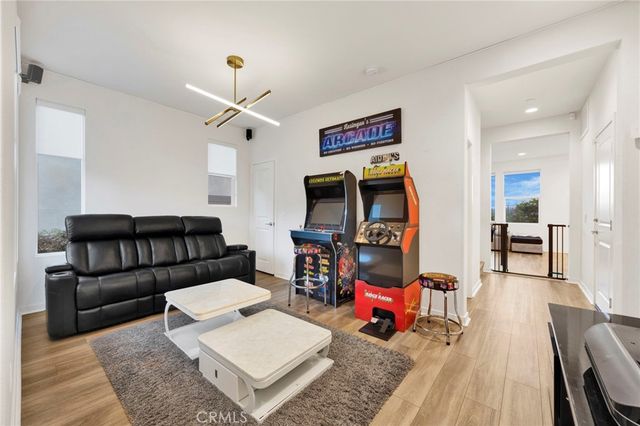 28427 Ascent, Saugus, CA 91350