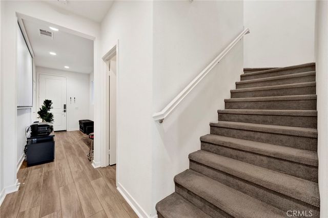 28427 Ascent, Saugus, CA 91350