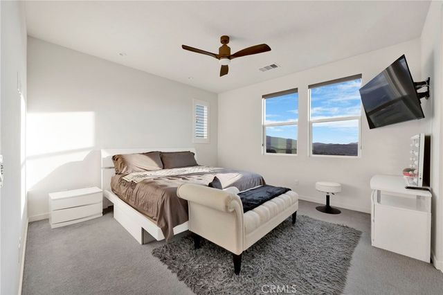 28427 Ascent, Saugus, CA 91350