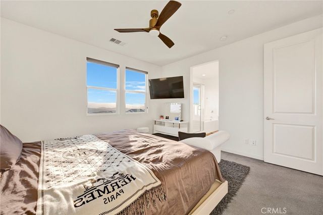 28427 Ascent, Saugus, CA 91350