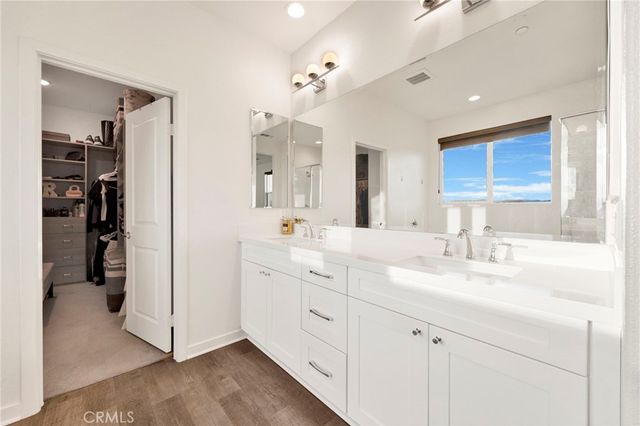 28427 Ascent, Saugus, CA 91350