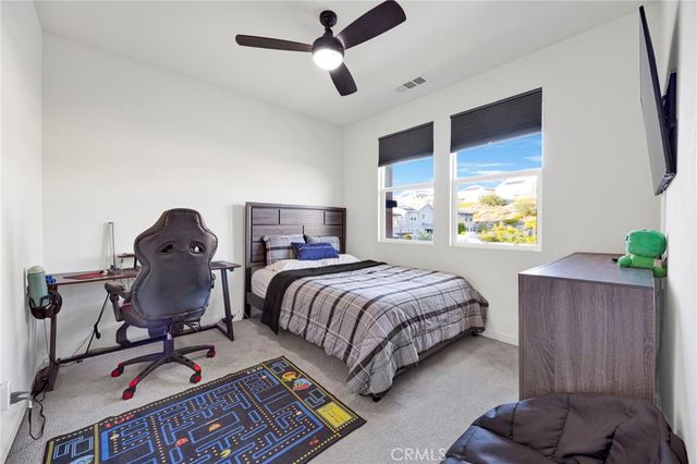 28427 Ascent, Saugus, CA 91350