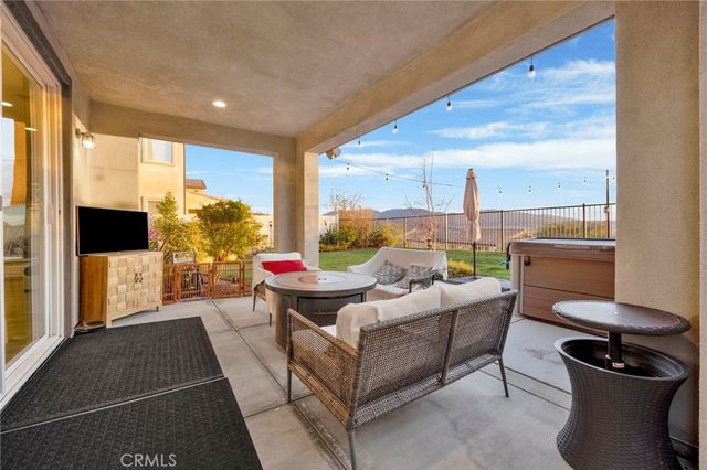 28427 Ascent, Saugus, CA 91350