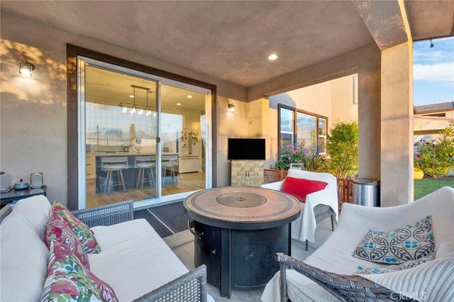 28427 Ascent, Saugus, CA 91350