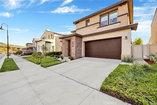 28427 Ascent, Saugus, CA 91350