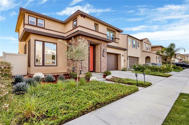 28427 Ascent, Saugus, CA 91350
