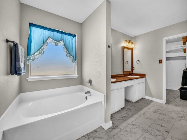 116 Butternut Court, Weatherford, TX 76088