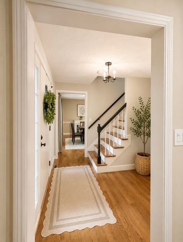 135 Lawndale Rd, Mansfield, MA 02048