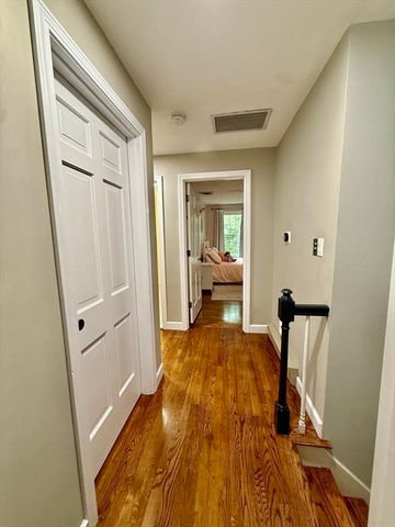135 Lawndale Rd, Mansfield, MA 02048