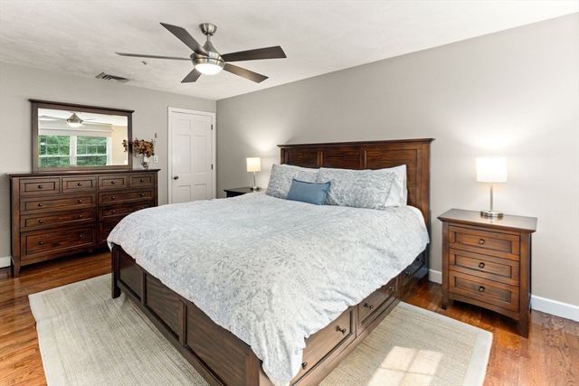 135 Lawndale Rd, Mansfield, MA 02048