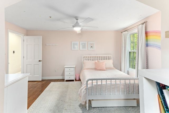 135 Lawndale Rd, Mansfield, MA 02048