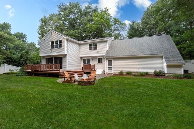 135 Lawndale Rd, Mansfield, MA 02048