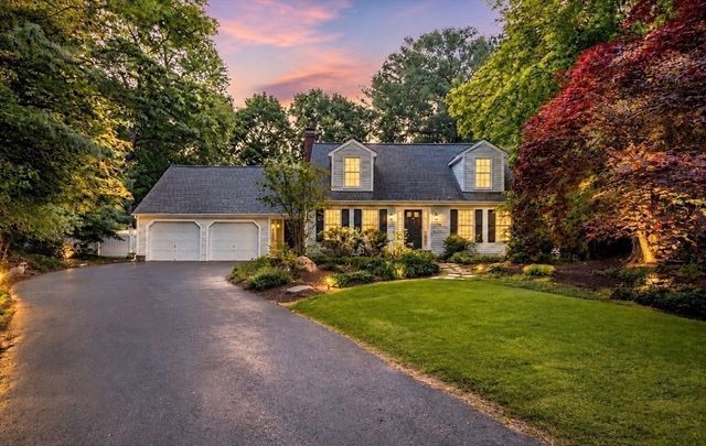 135 Lawndale Rd, Mansfield, MA 02048