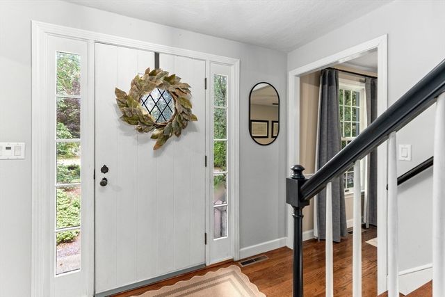 135 Lawndale Rd, Mansfield, MA 02048
