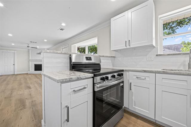 8438 Gallahad Street, Houston, TX 77078