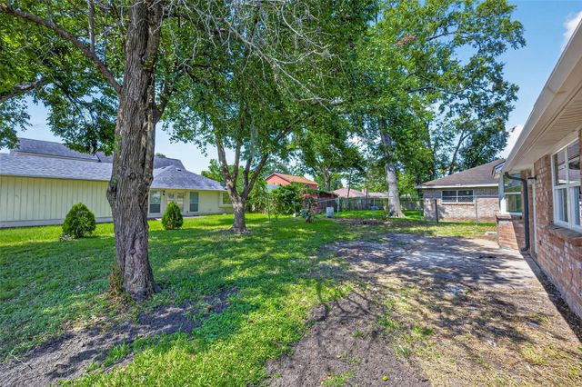 8438 Gallahad Street, Houston, TX 77078