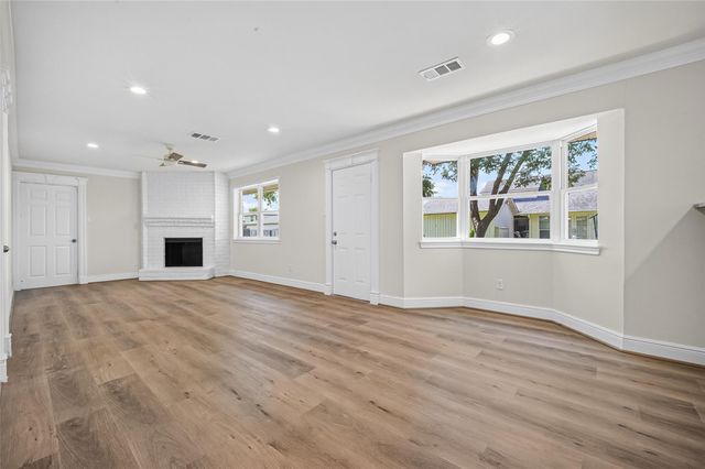 8438 Gallahad Street, Houston, TX 77078