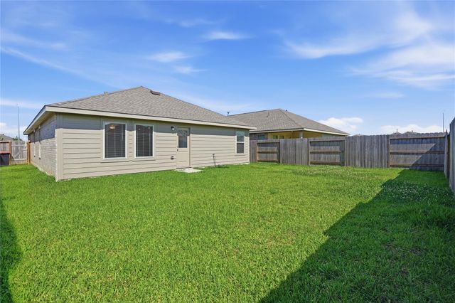 9910 Cliffside Ridge Drive, Baytown, TX 77521