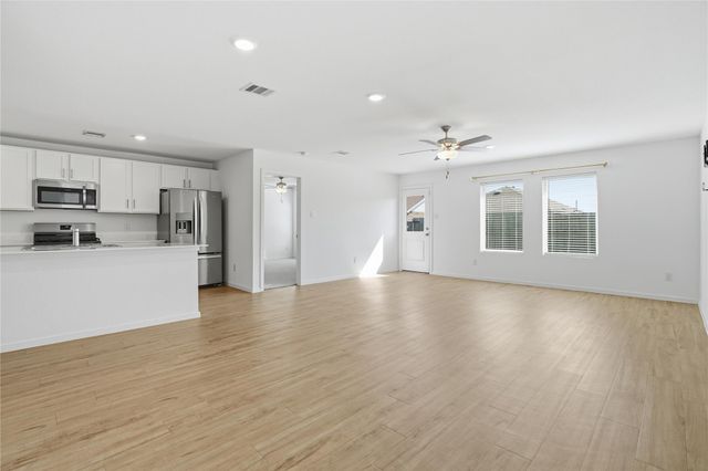 9910 Cliffside Ridge Drive, Baytown, TX 77521