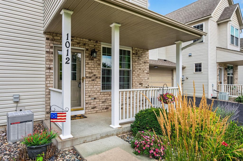 1012 Heldt Street, Chaska, MN 55318 — photo 2