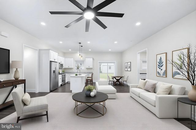 564 CURRIOMAN DR, Montross, VA 22520