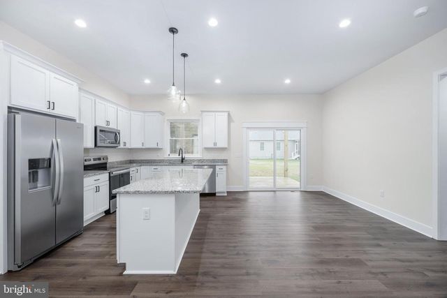 564 CURRIOMAN DR, Montross, VA 22520