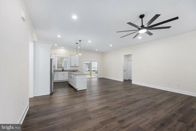 564 CURRIOMAN DR, Montross, VA 22520