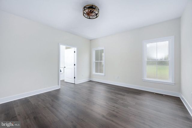 564 CURRIOMAN DR, Montross, VA 22520